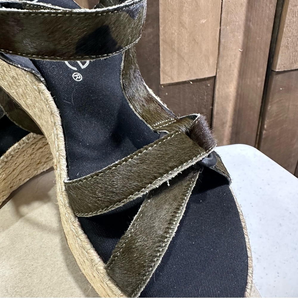 Nicole camouflage strap closure Platform Sandals SIZE 8 brown green tan NEW - Picture 4 of 8